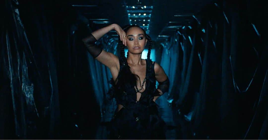 MTVさんのインスタグラム写真 - (MTVInstagram)「"Don't Say Love"..... unless it's about how much you like @leighannepinnock's debut solo single and visuals 💙」6月19日 1時30分 - mtv