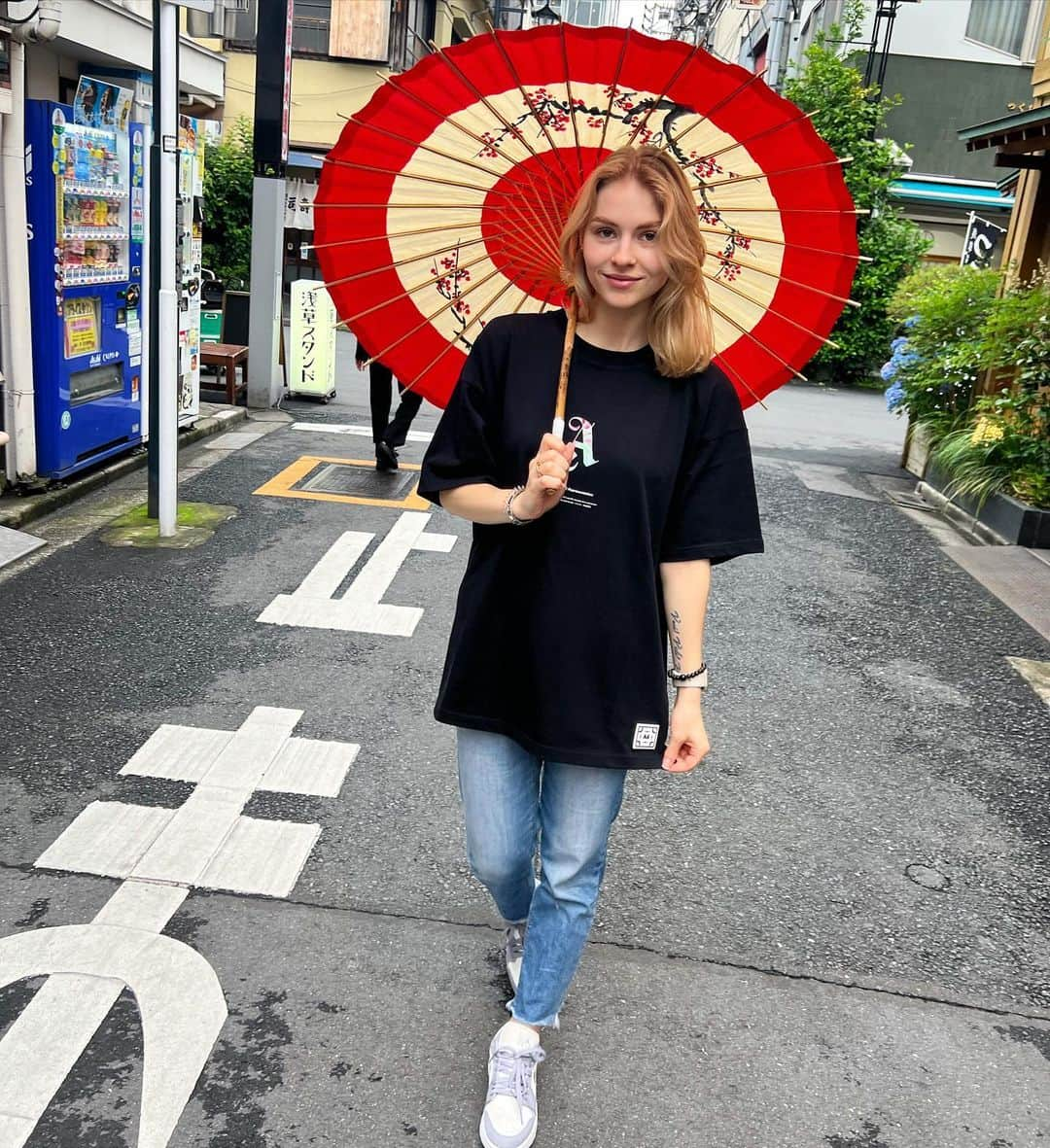 アンゲリーナ・クチヴァルスカさんのインスタグラム写真 - (アンゲリーナ・クチヴァルスカInstagram)「remember that happiness is a way of travel – not a destination ✨」6月19日 1時48分 - angeliiinaa__