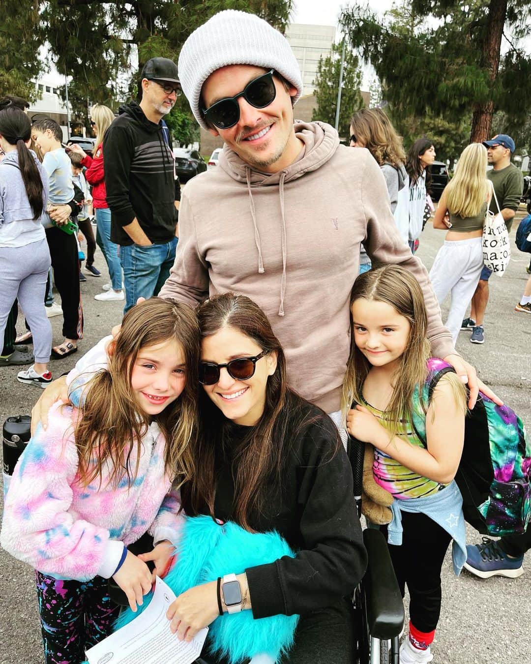 ケヴィン・ゼガーズのインスタグラム：「Heading off to sleepaway camp.   😂」