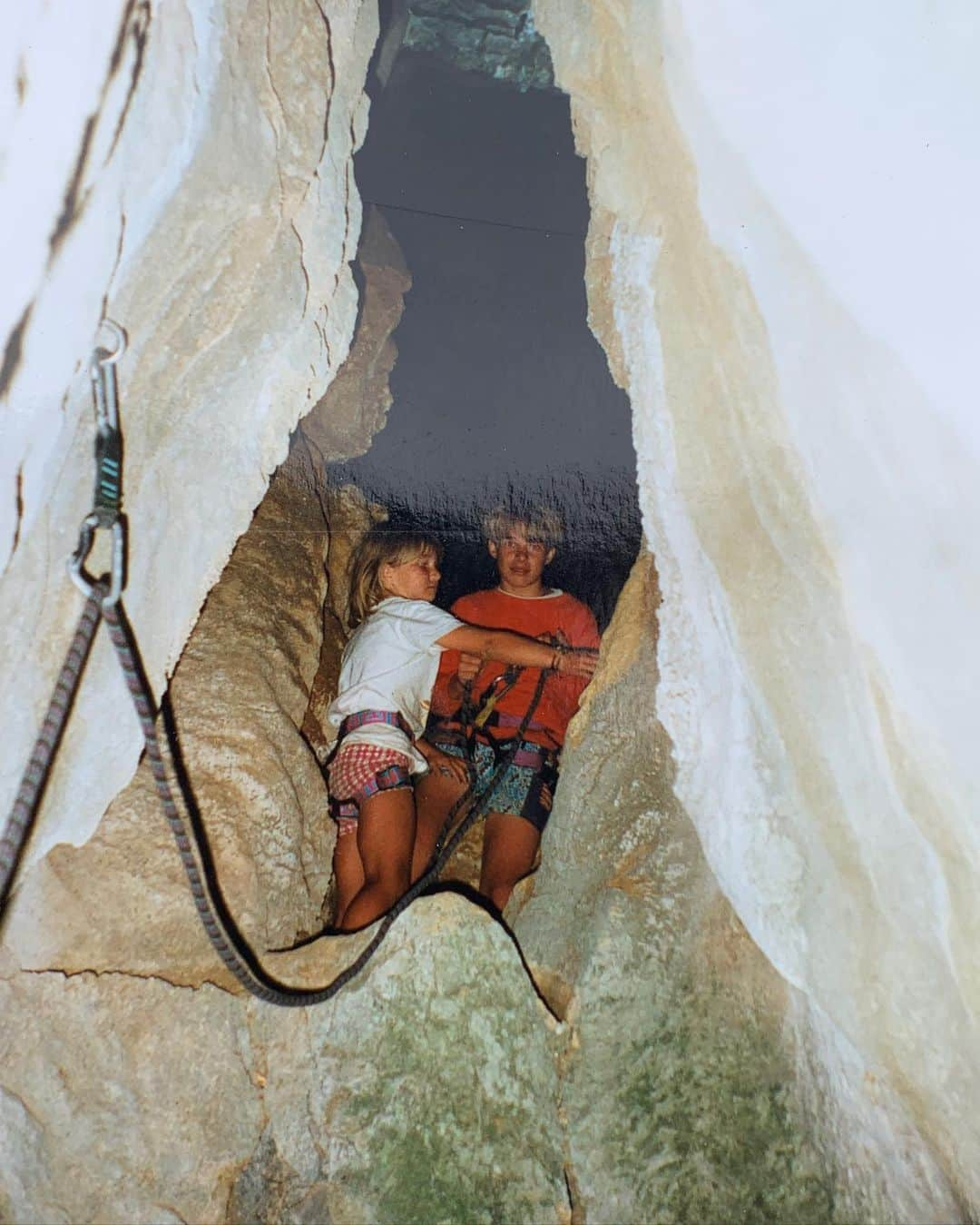 ヘイゼル・フィンドレーさんのインスタグラム写真 - (ヘイゼル・フィンドレーInstagram)「Happy Father’s Day! The best gift my Dad gave me was allowing me and my brother to make risk decisions from a young age. I imagine it’s pretty hard to do that as a parent but seems pretty important for a person’s development and something parents have only stopped doing in recent history. I still appreciate it as an adult looking back. To all the parents and kids out there who go on adventures together!」6月19日 2時19分 - hazel_findlay