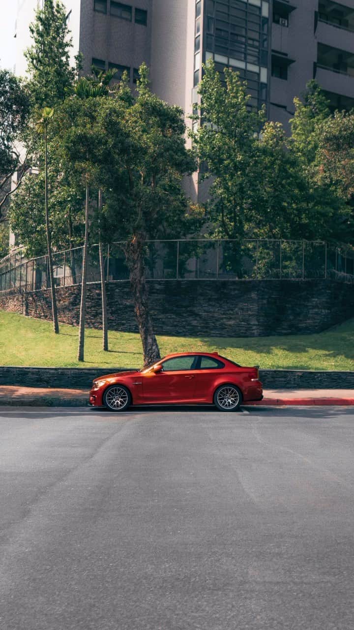 BMWのインスタグラム：「Transform and triumph 🏁❤️ 📸: @fakesora #BMWRepost #BMW  The BMW 1 Series M Coupé.」