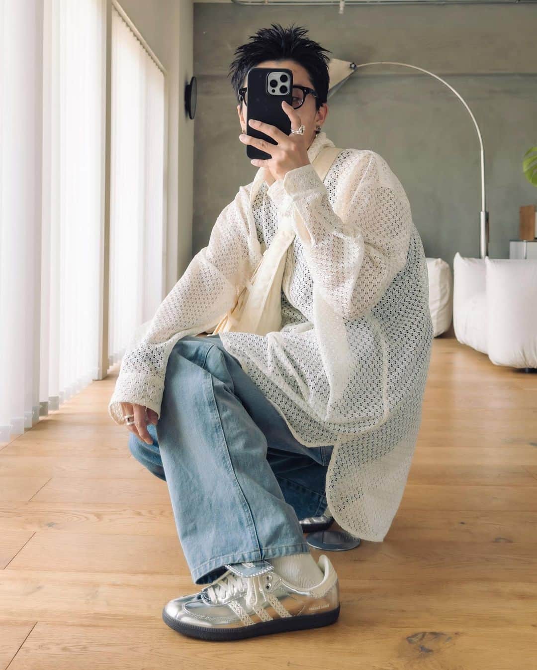 のインスタグラム：「このかっこいいスニーカー、僕に履きこなせるかな笑👟  買ってから考えるタイプ💡  shirt : @ourlegacy  pants :  @issuethings  shoes : @walesbonner × @adidasoriginals  eyewear : @yuichi_toyama_official  bag : @lemaire_official   #clesste #ourlegacy #lemaire #walesbonner #adidas   #outfit #穿配不重样 #每日穿搭 #日系穿搭 #我最爱的服装品牌」