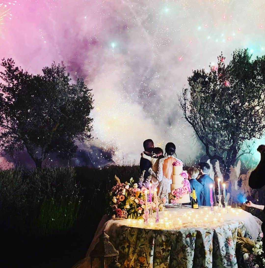 のインスタグラム：「12 Anni. Che mi s(u/o)pporti. Buon Anniversario a Noi. ❤️ @martinazoev #love」