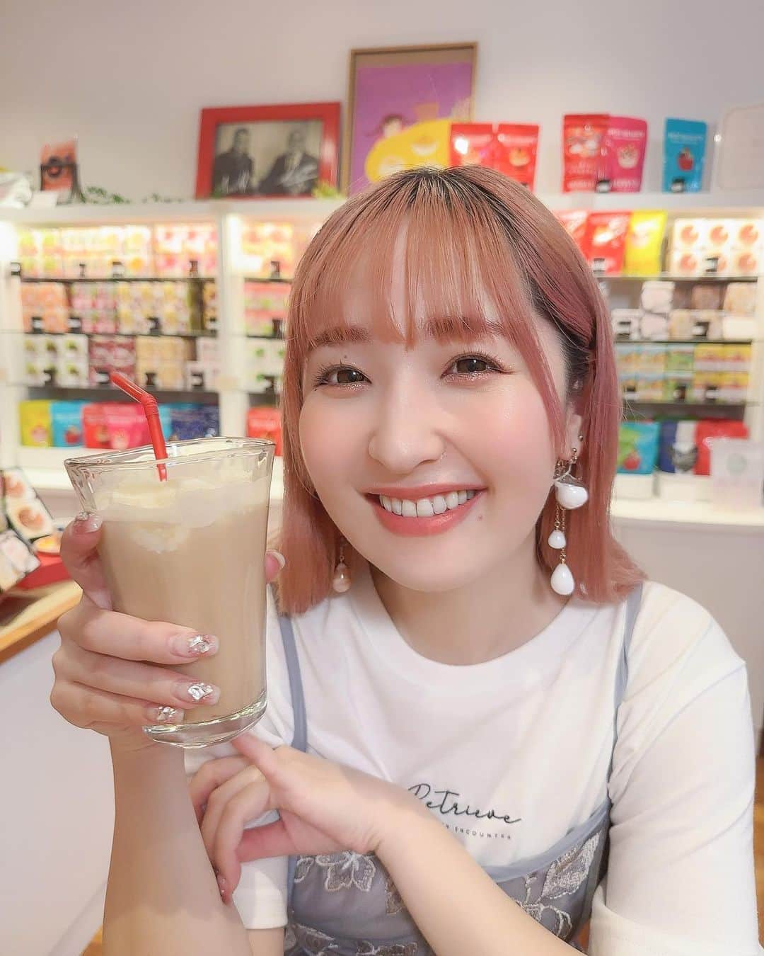 谷口夢奈さんのインスタグラム写真 (谷口夢奈Instagram)「🫖 ⁡ ⁡ 紅茶好きにはたまらんお店🥰 永遠にいられると思います、、、🤍