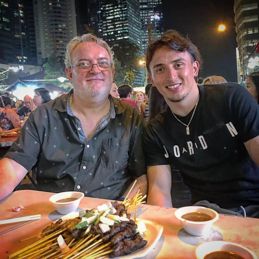 佐藤マクファーレン優樹のインスタグラム：「Happy Father’s Day  I miss you so much everyday  最後、まだ息がある時にちゃんとお別れを言え無かった事が、人生の1番の後悔 間に合わなくてごめんね  また一緒に夜の散歩して、色んなおしゃべりして、ハグしたいな その為には何でもするよ  #fathersday #父の日 #missyou」