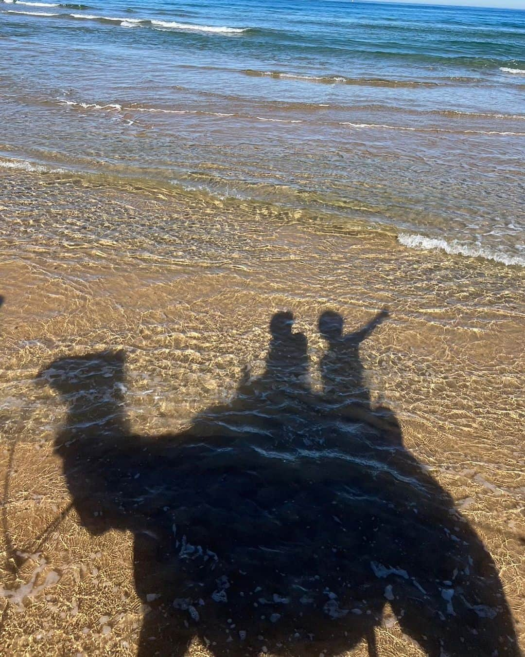 あゆみのインスタグラム：「🐫 🏜🇦🇺  Camel riding at Anna Bay in Port Stephens, NSW Definitely one of my awesome aussie experience  生まれて初めてラクダに乗った！ エジプトでそれっぽい服着て乗るのも まだ私のバケットリストにあるけどその前に オーストラリアでラクダで海に出て 鯨を見るというもっと貴重そうな体験🐋  前もって調べていろんなとこ連れてってくれて ゆうすけくんいつもありがとˆ. ̫ .ˆ‎✨  #camelride #annabay #portstephens #sydney #nsw #australia #exploresydney #シドニー #オーストラリア」