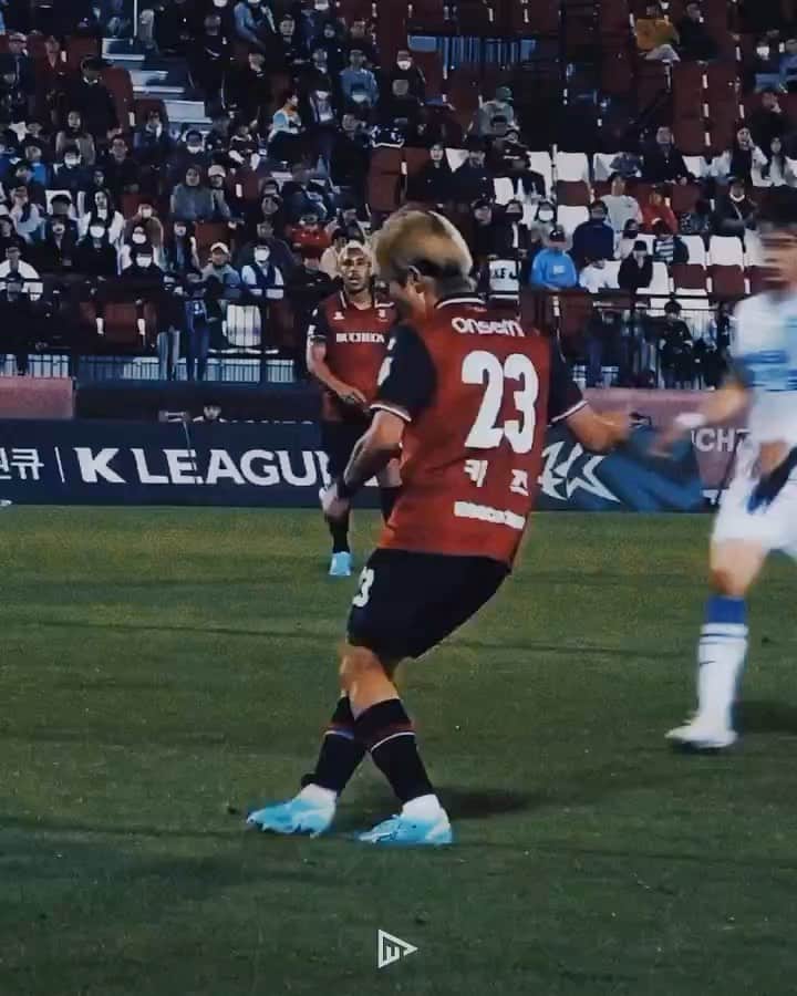 高橋一輝のインスタグラム：「Ballistic. @bucheonfc1995 ⚽️💫」