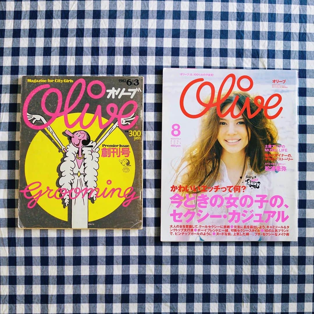 omomuroniのインスタグラム：「#3日と18日はオリーブの日 📚  創刊号と最終号。  月刊誌として最後の442号が発売されたのが 2003年6月18日。そう… 今日で20年！ GWに所蔵のリスト化をしていて気付きました。  普通に普通の号で、最後の最後に 見落としそうなほど小さいお知らせ(2枚目)。 なんだかあっけない終わり方だったのが 余計に衝撃的でした。mixiコミュで知った記憶。  20年経ってもまだ読んでる私って…って感じですが、 バックナンバーを振り返る #オリーブ探訪 をやると もの凄い数のリアクションや熱いメッセージが来ます。 いつかどこかでみっちり話したいな。  ちなみに過去10回の探訪アーカイブは トップのハイライトに残してあります。 めっちゃ長いので暇つぶしに。  #オリーブ #オリーブ少女 #olivemagazine  #所蔵コンプまであと50冊弱 #まだまだ #前向きに後ろ向きな話をする #オモ子の青春返り」