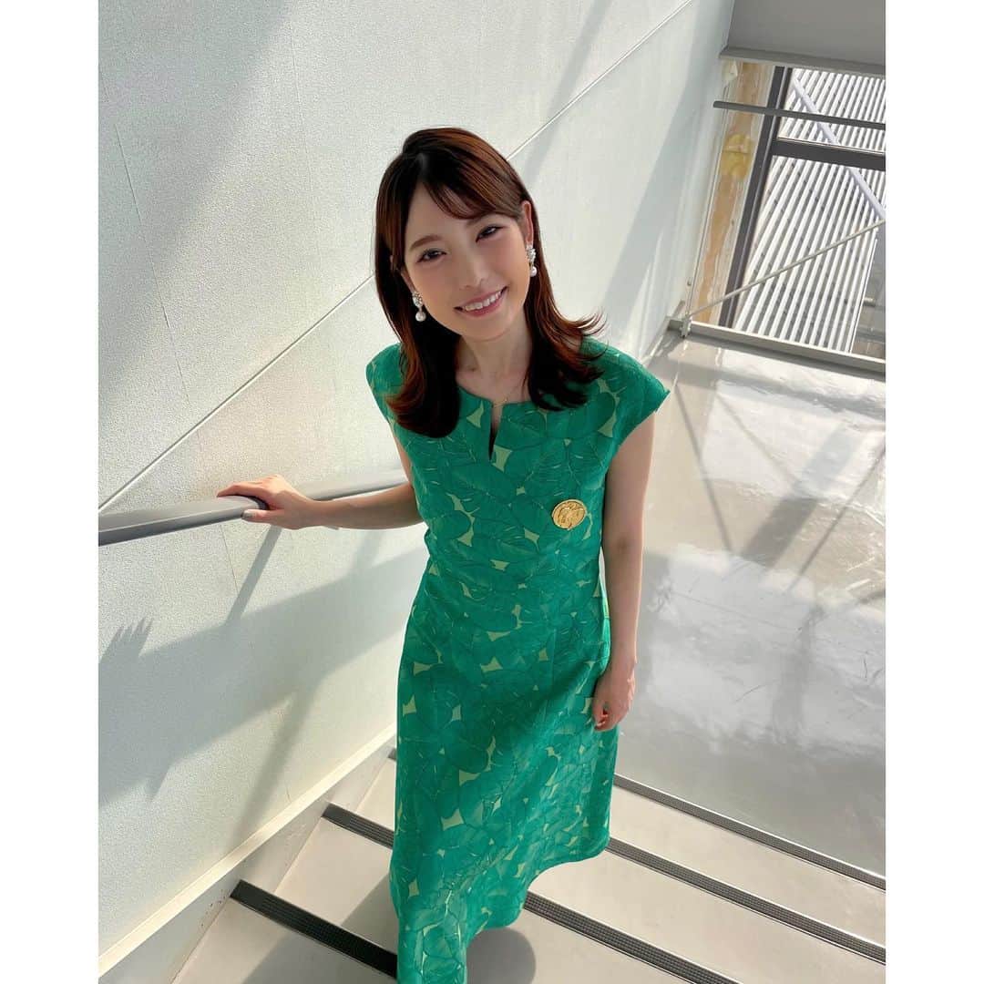 竹俣紅のインスタグラム：「🍀 きょうも『みんなのKEIBA』をご覧くださってありがとうございました。 ⁡ 先週から、生放送の前に、 みんなのKEIBA公式YouTubeチャンネルで どんな風にデータ予想をしたかお話ししています。 来週は宝塚記念✨ ⁡ ⁡ 明日からも『イット』でよろしくお願いします！ ⁡ ⁡ #みんなのKEIBA #ユニコーンS」