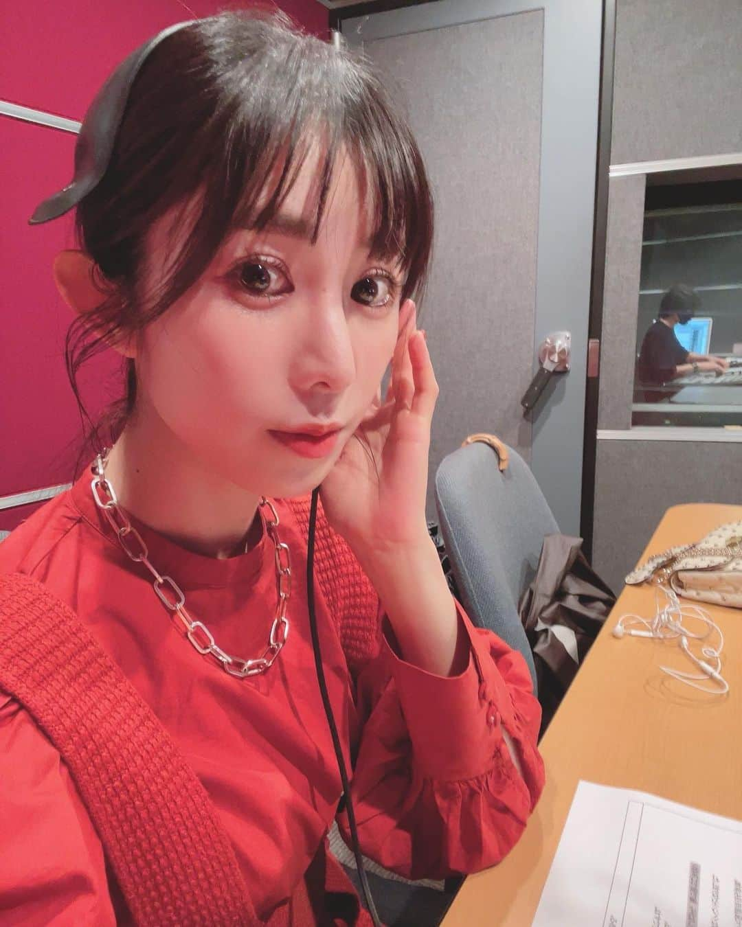 名越涼子さんのインスタグラム写真 - (名越涼子Instagram)「声の仕事、通常運転🎤 BSテレ東「地域にエール！まちカケル」と 「みんなのあおいろ」ナレーション収録。  いつもの現場、落ち着くわぁ😚  一一一一一一一一一一一 #声の仕事#収録#BSテレ東 #アナウンサー#声#ワーママ #ワーママの日常」6月18日 18時33分 - nagoshi_ryo