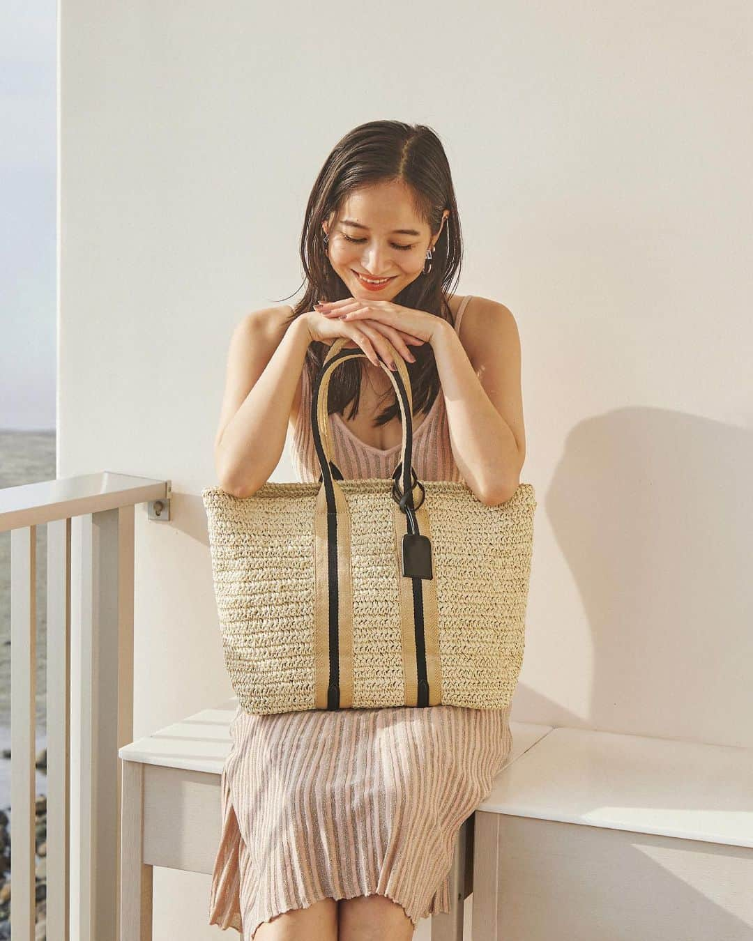 入夏さんのインスタグラム写真 - (入夏Instagram)「Welcoming summer🌻  @charleskeith_jp  #CharlesKeithSS23 #チャールズアンドキース #ImwithCharlesKeith」6月18日 18時44分 - iruka__offi