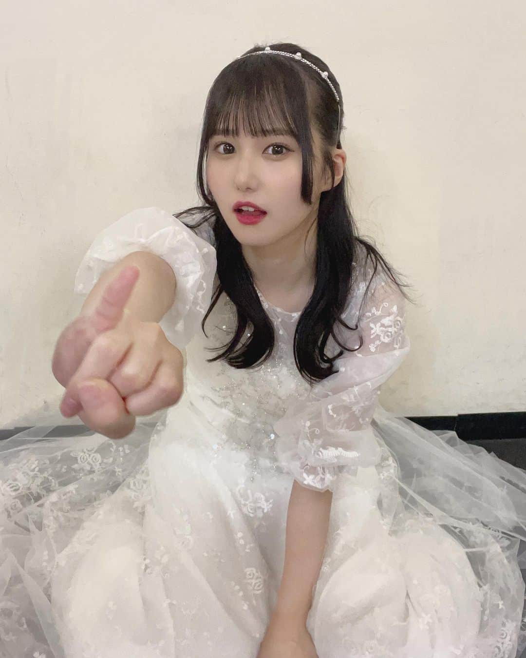 前田彩佳のインスタグラム：「絶対に結婚しよーなー💍   #ウエディングドレス  #花嫁」