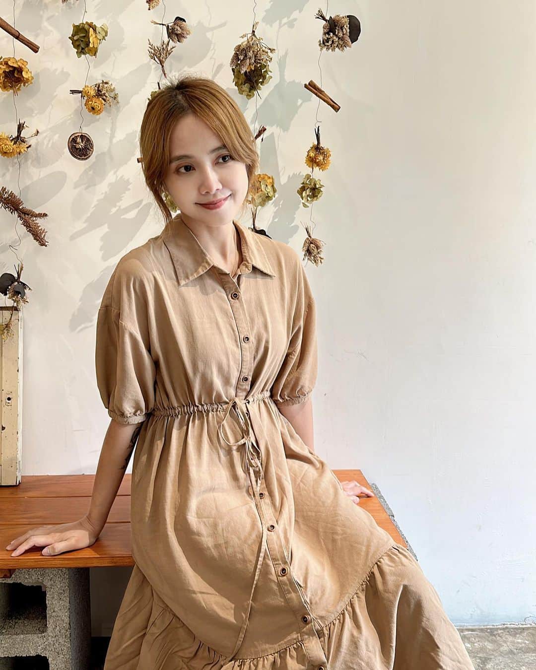 Miaのインスタグラム：「❤️  #謝gigi拍的美照☺️ #漢堡薯圈兒👍 #莉姐才是不老妖姬🤘」