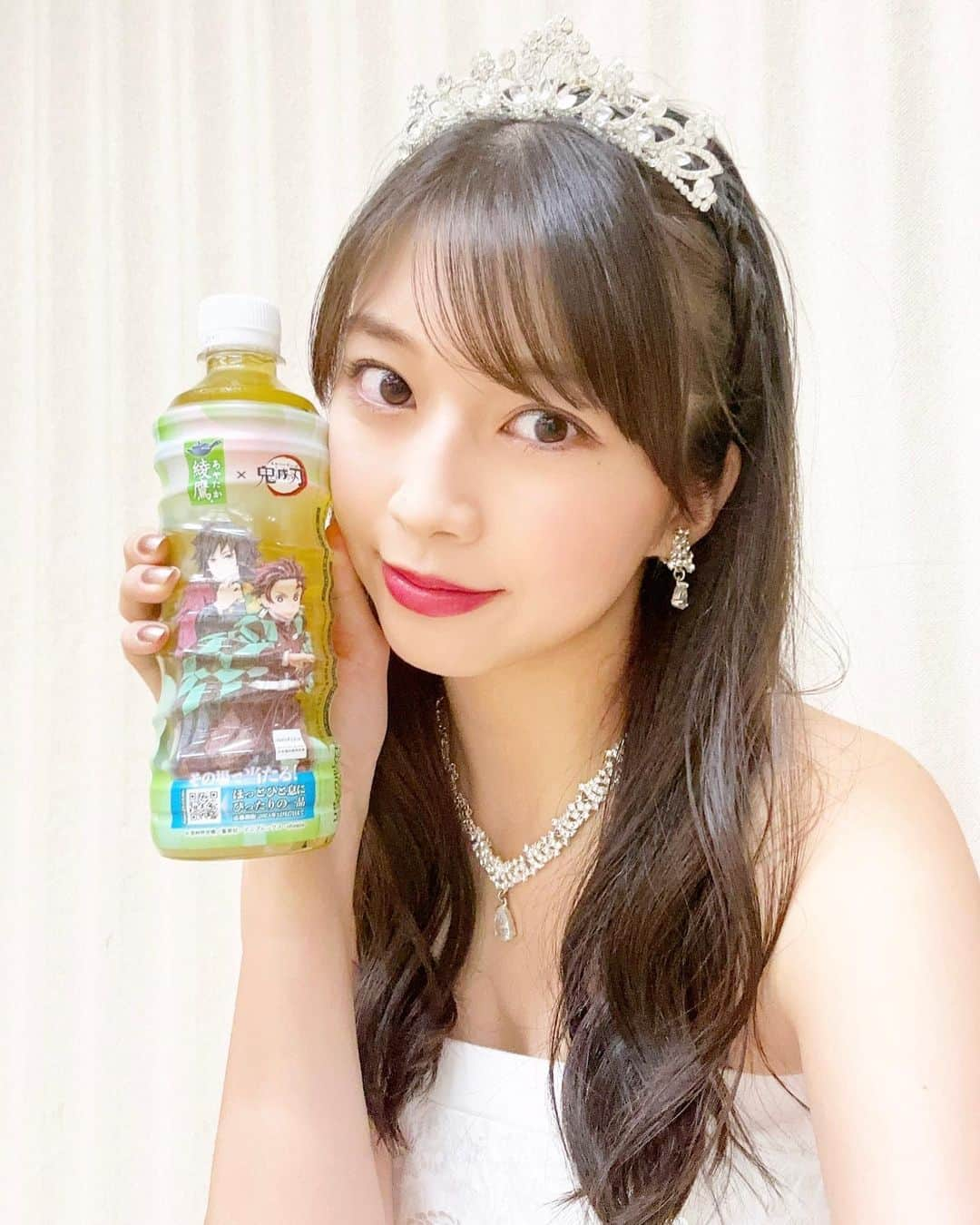 牧野真莉愛さんのインスタグラム写真 - (牧野真莉愛Instagram)「♡ ♡ 💚🍵綾鷹×鬼滅の刃🍵💚 義勇さん＆炭治郎💧💕 全集中で綾鷹飲みました🐰まりあ  🔥🎋⚡️🐗🦋🐍💗🌊💨🎶🌋🌆🪓  ✨🌺モーニング娘｡牧野真莉愛写真集『Dear MARIA』🌺✨ 発売中❣️❣️❣️ ＆ 💕💐発売記念お話会🐰💐💕 日時🌹6月19日(月)19:00～ 場所🌹SHIBUYA TSUTAYA 特設会場 🎀 みんなー❣️❣️SHIBUYA TSUTAYAに会いに来てねー🌈 ♡ ♡  #綾鷹 #鬼滅の刃 #ワニブックス さん #DearMARIA #モーニング娘23 #牧野真莉愛」6月18日 19時06分 - maria_makino.official