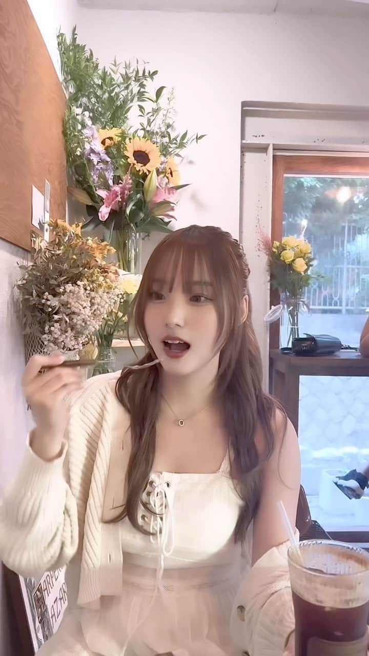 じゅんなのインスタグラム：「お姉ちゃんとカフェ行った！ #彼氏目線  #iphoneカメラ」