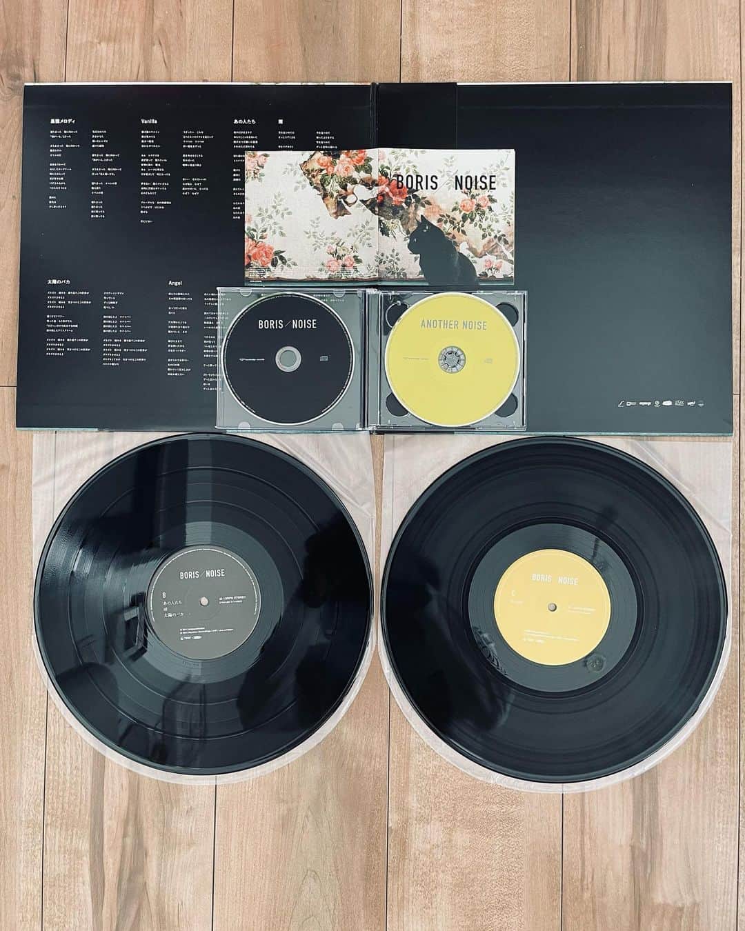 BORISさんのインスタグラム写真 - (BORISInstagram)「Today is the day “Noise” (Japanese ver.) was released in 2014.  Only the Japanese version came with a disc of bonus tracks. The 180g weight Vinyl was a completely limited production.」6月18日 19時20分 - borisdronevil