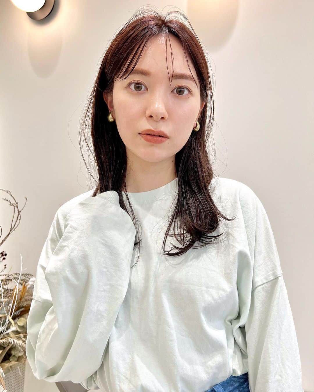 福井姫奈のインスタグラム：「💎🤍  はやくリトルマーメイド映画館で見たいな。。。  #サロンモデル#サロモ#ロングヘア#newcolor#オレンジメイク#ナチュラルメイク」