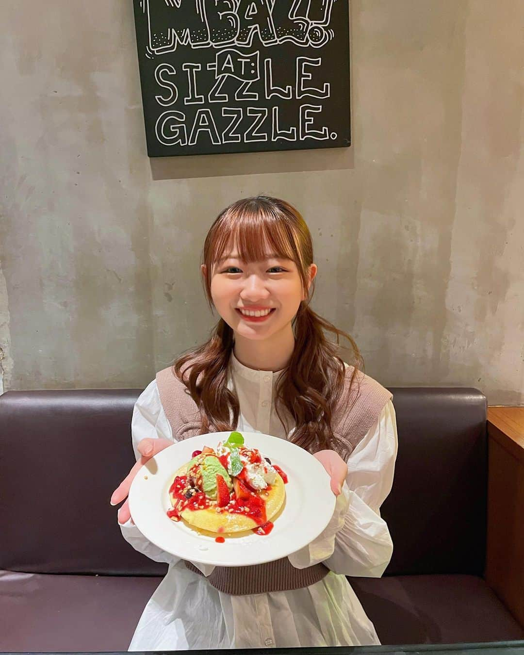 杉本彩寧のインスタグラム：「パンケーキ美味しかった🥞💞」