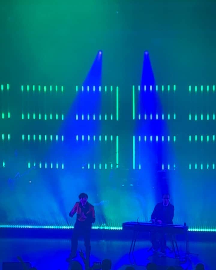 アラン・カミングのインスタグラム：「Such an amazing night seeing Sparks in Copenhagen! I was 9 when ‘This Town Ain’t Big Enough For The Both Of Us’ came out and I remember feeling a little tingle in my tummy just knowing that there were weird and wonderful people like them out there, and maybe I would be able to be one too one day. Thanks for all the inspiration and the provocation and the hope and the dances over the years, @sparks_official ! You ruled Copenhagen!」