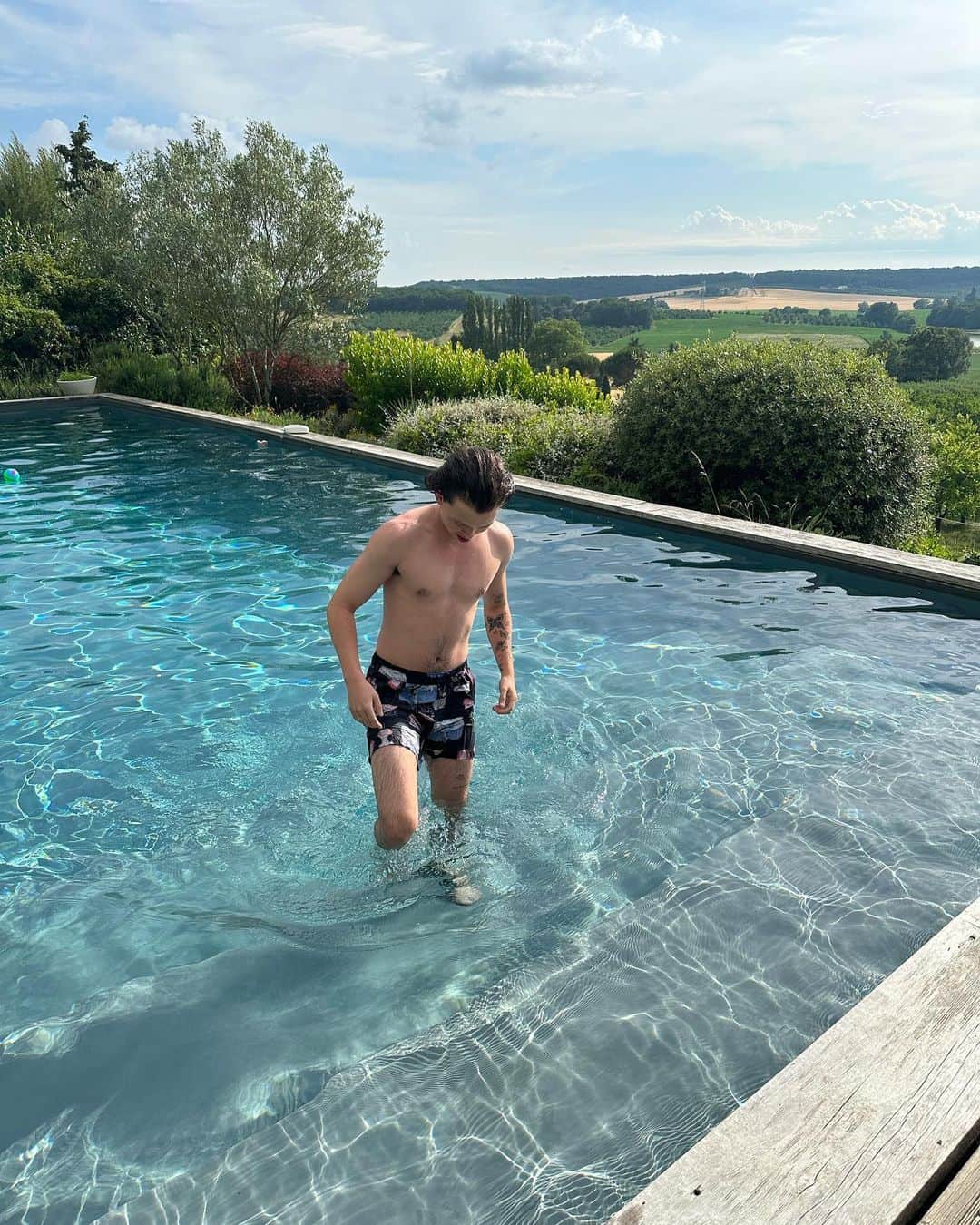 ジェイコブ・ザルトリウスのインスタグラム：「🇫🇷」