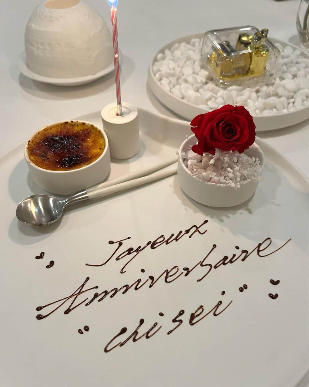 清里千聖のインスタグラム：「. #🎂 My Birthday & Father's day 本日また1つ歳を重ねました🥂 沢山メッセージありがとうございます💌 いよいよ30代のスタート。 自分でも驚きですが、最近は年齢を重ねていくことが 楽しみになってきました🥹🎂 毎日を大切に過ごしていきたいです☺️💕 いつまでも応援してくれる皆さん、 仲良くしてくれる皆さんありがとうございます🥂 #0618 #birthday」