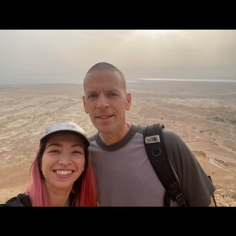 ダンドイ舞莉花さんのインスタグラム写真 - (ダンドイ舞莉花Instagram)「Happy Father’s Day!!!  To my dad who is living in Egypt at the moment🇪🇬  I got to visit him in April😎 But it had been 3 years since I last saw him because of all the travel regulations with Covid for the past few years.  Spending time with family is so important…  Thank you for always being there for me🤍  父の日🫶🏻  ダディーは今エジプトに住んでます🇪🇬  先日、エジプトに会いに行ったのですが、コロナ禍で中々海外への行き来が難しかったので、会うのが3年ぶりでした😢  家族との時間って本当に大事だよね。  いつもありがとう😌  #happyfathersday #fathersday #父の日 #daddy #dad #egypt #cairo #sphinx #pyramid #thankyou #感謝」6月18日 20時30分 - mdandoy18