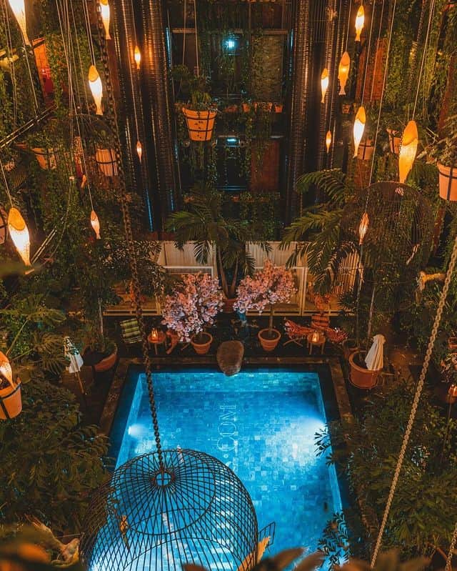 9GAGさんのインスタグラム写真 - (9GAGInstagram)「A jungle within a city 🐒🌴🌸 Follow @voyaged for more summer ideas 🌍✈️ - 📷 @girlgoneabroad - #voyaged #9gag #travel #copenhagen #denmark #hotel」6月18日 20時30分 - 9gag