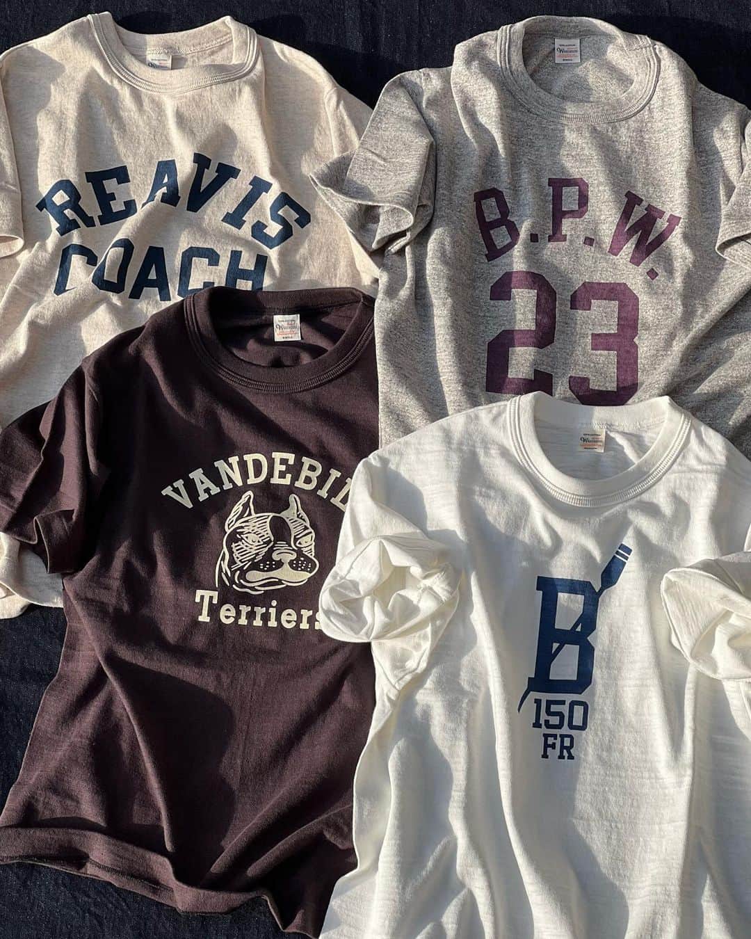 BEAMS+さんのインスタグラム写真 - (BEAMS+Instagram)「・ BEAMS PLUS RECOMMEND.  <WAREHOUSE & CO.BEAMS PLUS>  "Lot4601 PRINT T-SHIRT."  Special order printed T-shirts with WAREHOUSE & CO. are now in stock. The classic texture of the fabric has a vintage mood. The dye used for each print is different. Please take a look.  -------------------------------------  WAREHOUSE & CO. との別注プリントTシャツが入荷。クラシックな生地の風合いはヴィンテージのムードが出ています。それぞれプリントの染料が違う所もポイント。是非ご検討下さい。  #beams #beamsplus #beamsplusharajuku  #harajuku #mensfashion #mensstyle #stylepoln #menswear #warehousecompany #printtshirt」6月18日 20時23分 - beams_plus_harajuku