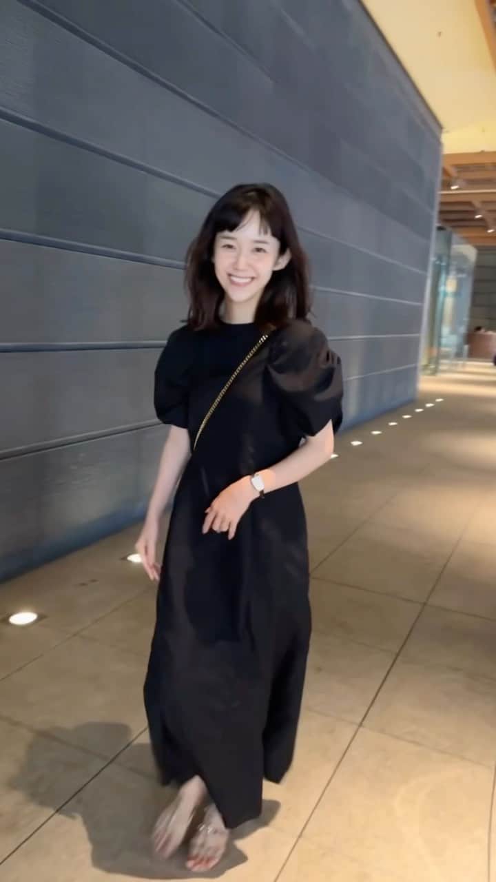 のインスタグラム：「「怒る」　をやめて 「頼る」　にしてみる。  それだけで 不思議なほどにうまくいく。  恋愛はもちろん、 すべての対人関係に言えること。  相手を変えるのに わかってもらうのに 実は怒る必要なんて全くないのだということ、 私も最初に知った時は衝撃だったな。  笑って頼って感謝していることの方が うんと効果的。」