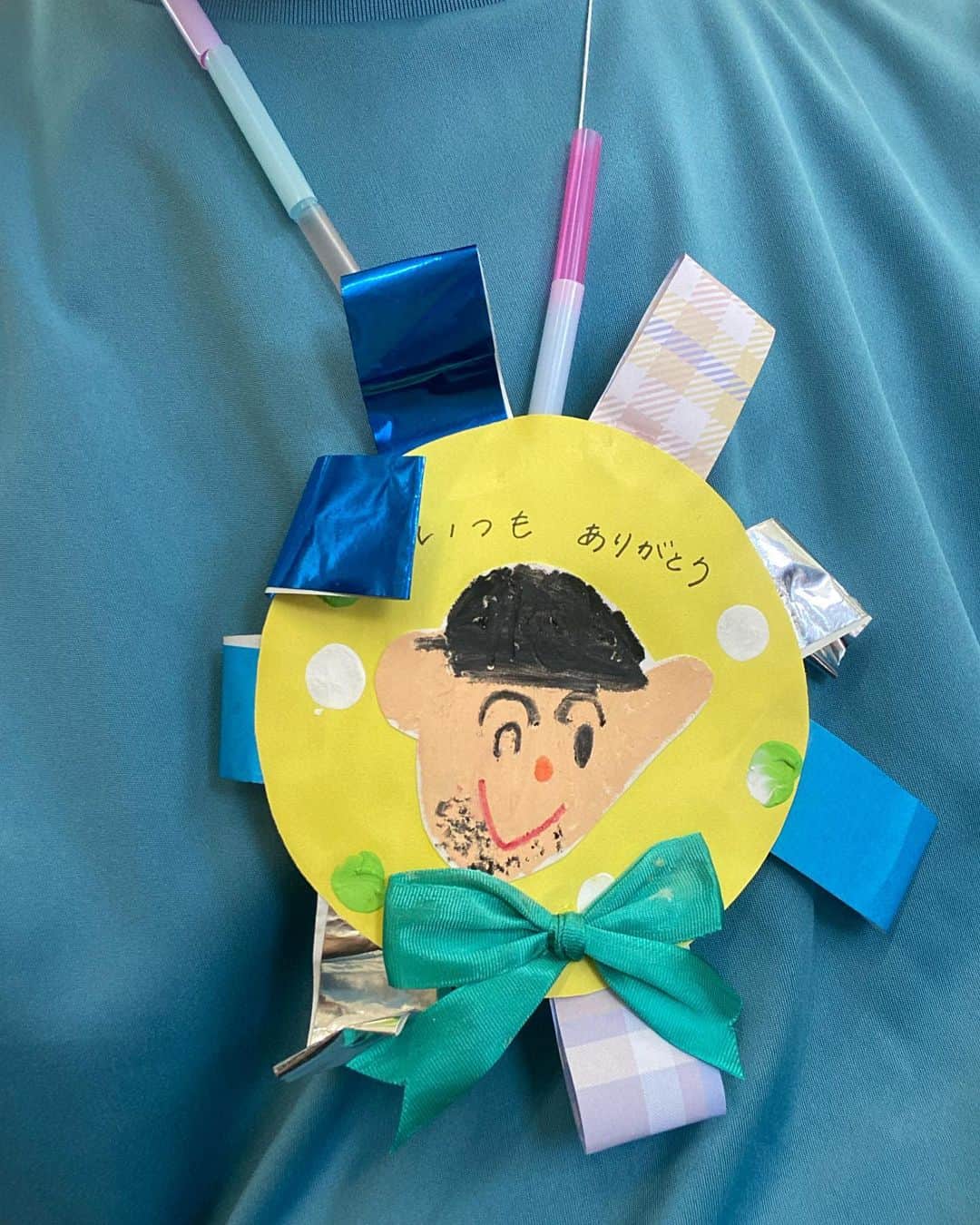 YASSさんのインスタグラム写真 - (YASSInstagram)「【父の日】 今日は完全オフ。 息子の⚾️の大会で北九州の行橋まで。 トーナメント勝ち上がって31チーム中3位！ 満塁ホームラン打ってくれたし嬉しい父の日のプレゼントもらった感じなのかな！？ ピッチャーとして4試合よく投げ切った、お疲れさん！ 昨日は幼稚園の父の日参観で娘たちからいっぱいプレゼントもらったし！ さぁ明日からまた頑張りましょうかね！  #俺たちのオールスター #ビーグルクルー #野球少年の父 #野球少年の母 #父の日 #父の日プレゼント」6月18日 20時24分 - beaglecrewyass