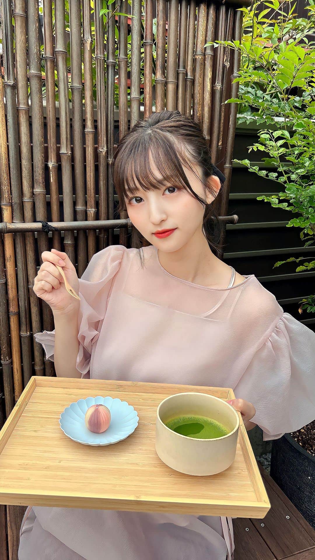 石井陽菜のインスタグラム：「ちなと和菓子作り体験して来ました♪ すごい楽しかった☻  やっぱり私は何か新しいことをしたり挑戦したり 発見することが大好きだなぁって改めて思った✨  集中して和菓子作って1個目より2個目の方が少し綺麗にできたり、それに喜んだり。  こういう1日を大切にしたいと思ったよ🌱 みんなもなんだか毎日同じだなって思ったら行動してみてね！ 楽しいことが見つかるかも👀  @_kominka_」