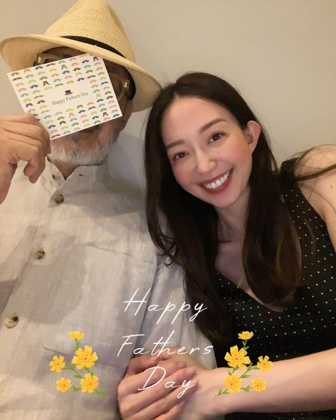 のインスタグラム：「: 今日は #父の日 でしたね🌼🌼🌼 父と #東京国立近代美術館 へ #ガウディとサクラダファミリア展 を 観に行きました〜👫🏻 帰りに♪ 上野で美味しいピザを食べました🍕🥂 : 実はこの3年間で父は２度の大きな手術を しました。なので、今年はホッとできた 父の日でした。家族のために手術を 乗り越えてくれてありがとう♡ まだまだまだ元気でいてね♡ : #happyfathersday #618 💌」