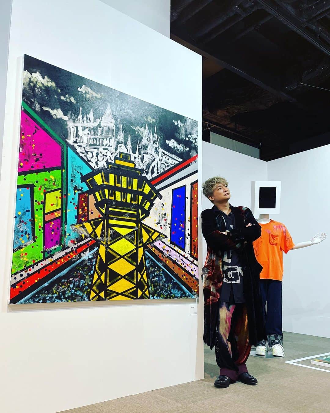 香取慎吾のインスタグラム：「個展 #WhoAmITour in大阪 閉幕しました。 ありがとうございました！ 観に来てくれた皆様 グランフロント大阪の皆様 会場スタッフの皆様 皆々様、感謝です！  次は福岡市美術館7月1日開幕！  よしっ！福岡の絵を描こう 何描こうか？」