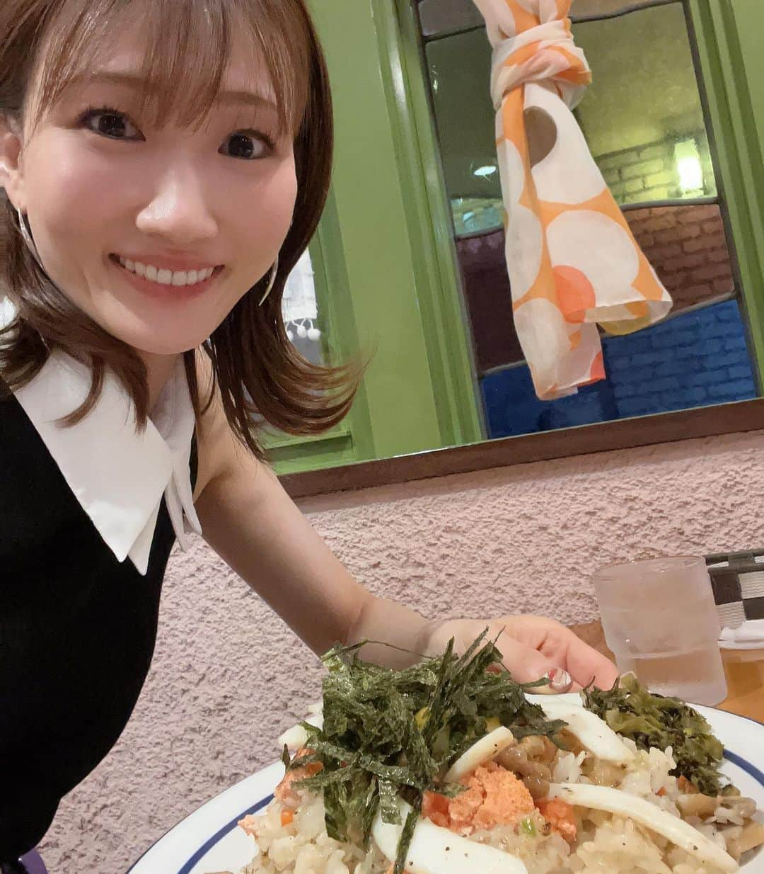 結乃かなりさんのインスタグラム写真 - (結乃かなりInstagram)「️🧚🏻‍♀️ 2018年6月17日、宝塚歌劇団を卒業しました。 昨日で丸5年が経ちました。 毎日、元気に踊って生きてます💃 …と言いつつ、体調を崩したりもして、健康が一番だと改めて実感🫢  6年目スタートの今日は、奇跡的に星組さんを観劇させて頂きました🙇‍♀️ 熱い熱い舞台。素晴らしかったです👏  よし。気持ちも新たに、また頑張ります😌  ・ ・ ・ #星組公演#1789#バスティーユの恋人たち#宝塚歌劇団#宝塚#宝塚og #卒業記念日#退団記念日  #久しぶりの#pasta#たらこいか納豆バターライス  #宙組#結乃かなり」6月18日 20時41分 - kanariyuino