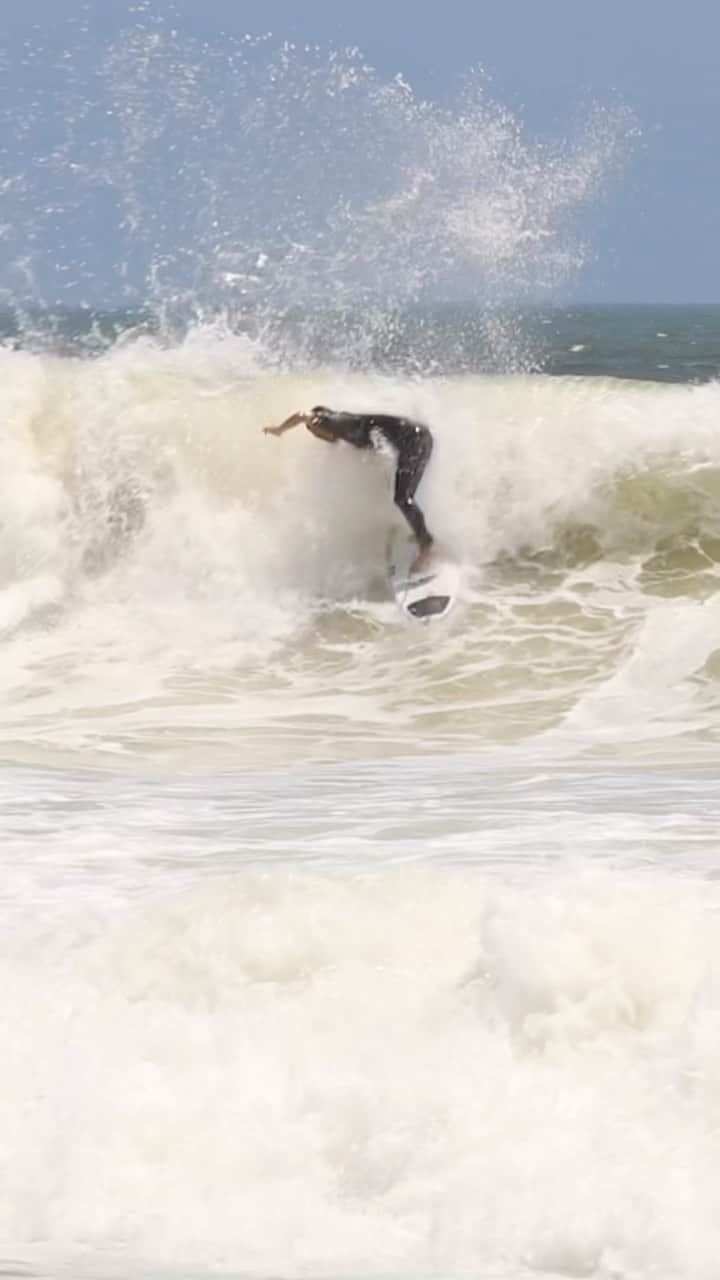 村上舜のインスタグラム：「🎥 @junichiro_harada   CI PRO2.0 5.9  18 1/4.  2 5/16 @cisurfboards    Boost  FreeSlider 2×2 シーガル @bewet.wetsuits」