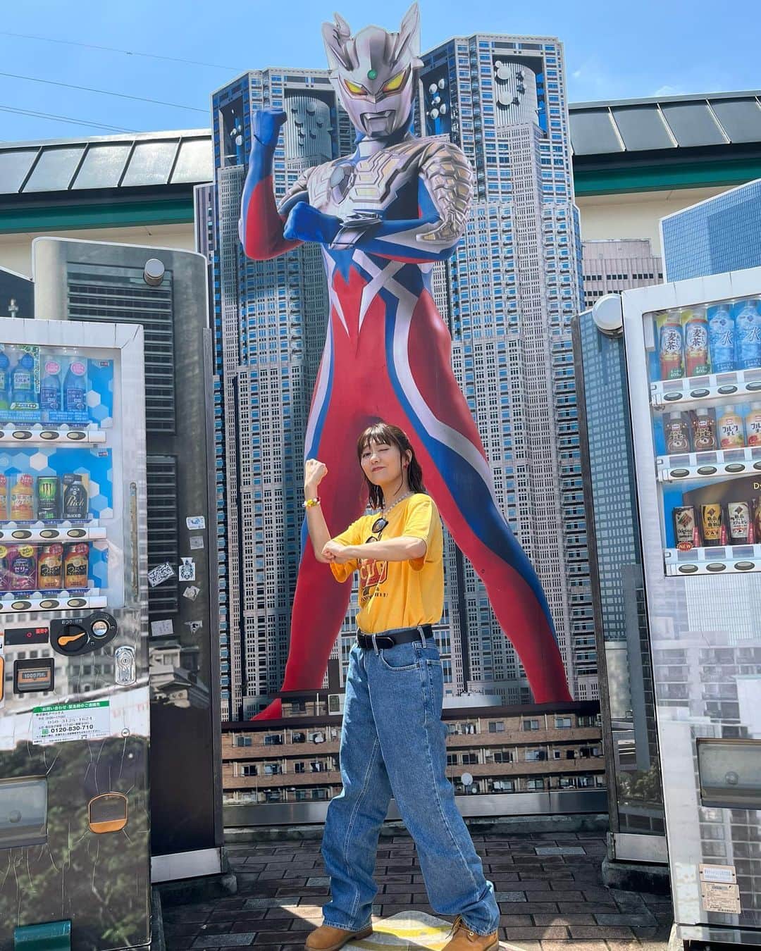 宮澤佐江のインスタグラム：「💫 ウルトラマンデッカー グランドフィナーレ みんなお疲れ様でした☺︎ GUTS-SELECTは永遠です！！ また仲間にも皆様にもお会いできる日を願って、、✨  (すまん！写真はゼロと！！笑) (高坂PAにいたから、つい。笑) ． #ウルトラマンデッカー #ultramandecker」