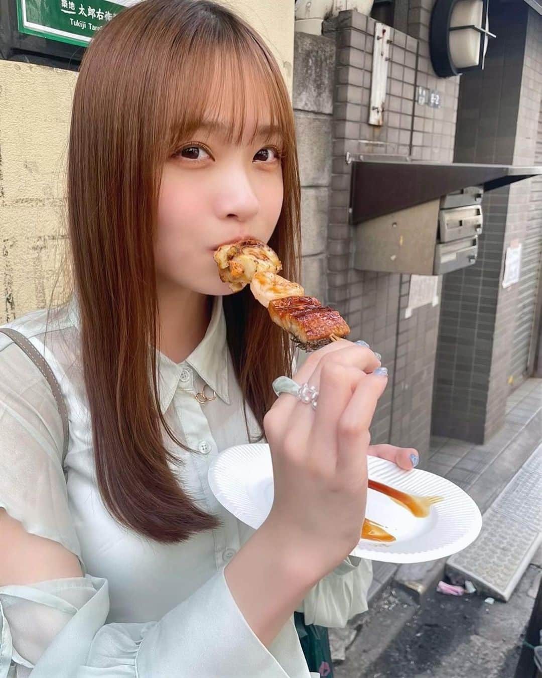 中村果蓮さんのインスタグラム写真 - (中村果蓮Instagram)「この日いっぱい食べたけどこれがいちばん優勝してた😮‍💨🩷 ・ ・ ・  #築地グルメ  #築地  #築地食べ歩き  #食べ歩き  #東京グルメ  #東京  #ストレート  #ロングヘア  #海鮮  #tokyo  #instafood」6月18日 20時52分 - nakamura_karen_