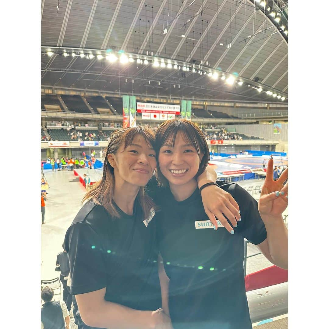 川井梨紗子さんのインスタグラム写真 - (川井梨紗子Instagram)「. 明治杯🤼 前例のない挑戦で、結果が出ればかっこよかったなとは思いますが、今回の挑戦はきっと未来の自分に誇れることだと思います。 . 私は東京オリンピックから約2年の間に妊娠、出産を経て育児をしながら挑むオリンピック予選、 友香子は怪我に悩みながら思い切った階級変更での挑戦、 2人で明治杯に出るのはやめようと話していた時期もありましたが、今は試合に出て良かったと思っています^^  結果よりも、私達が挑戦する事に価値を感じてくださる方からの優しい言葉をたくさんいただき、本当に嬉しいです☺️ ありがとうございました😊」6月18日 20時58分 - risako_kawai