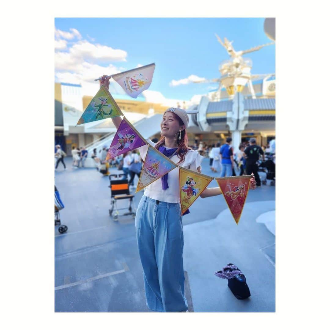 夢月せらさんのインスタグラム写真 - (夢月せらInstagram)「40周年のDisneyland🏰🐭👑💓  やっと行けたー✨ 天気よすぎて凄かった🥵笑 念願のパレード見て、キャラクターにも沢山触れ合えて♡ あとはひたすら、ビール🍺笑  さいっっっっこうの休日でした〜ヾ(*´∀｀*)ﾉ」6月18日 21時08分 - seramutsuki