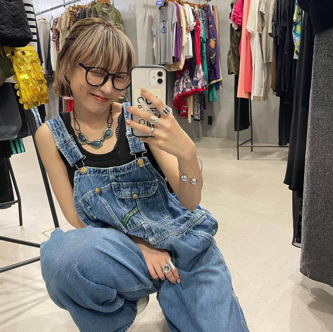 RINのインスタグラム：「分かりやすくメガネにハマっている。 あとバックデザイン。 フロントデザインよりもバックデザインが今は好き。」