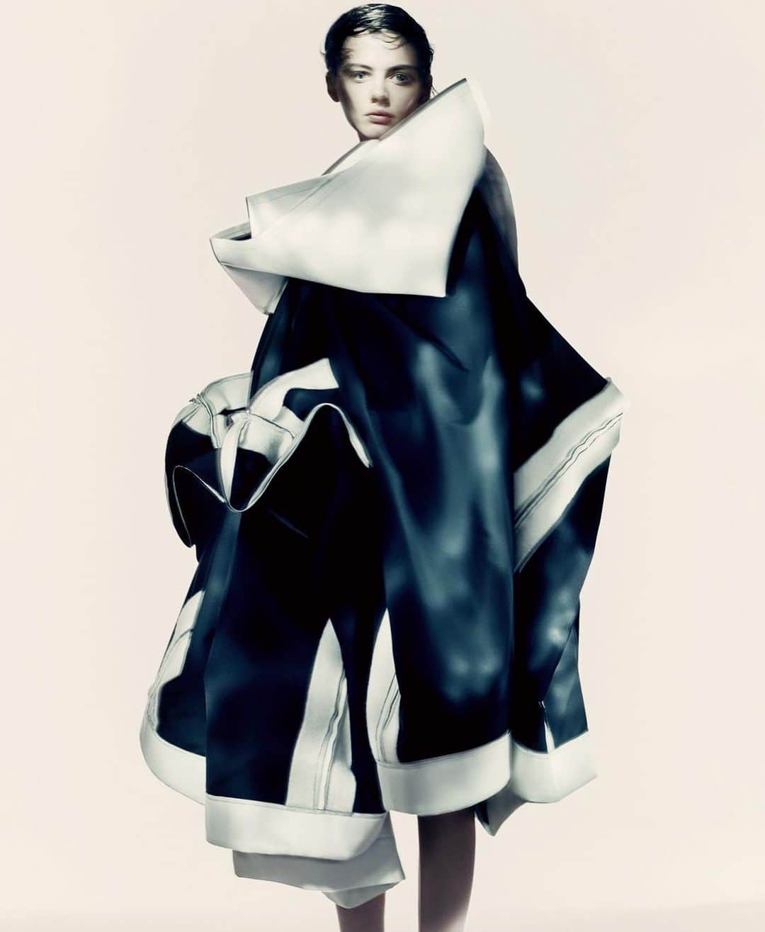 コム・デ・ギャルソンのインスタグラム：「CDG FW23 @luncheonmagazine @roversi」