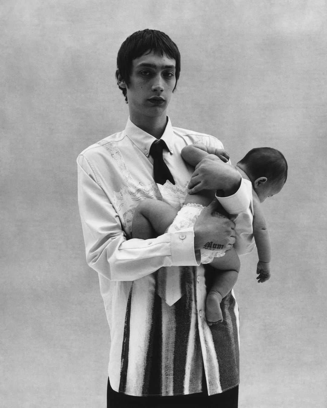 AnOther Magazineのインスタグラム：「Happy Father's Day ❤️⁠ ⁠ Taken from the Autumn/Winter 2022 issue of AnOther Magazine. See the full story at the link in bio 📲⁠ ⁠ Photography by @joyceszeng⁠ Styling by @jordanduddy @rebeccaperlmutar⁠ Hair by @yuminakadadingle⁠ Make-up by @thommy_w⁠ Model @bunnysyxes」