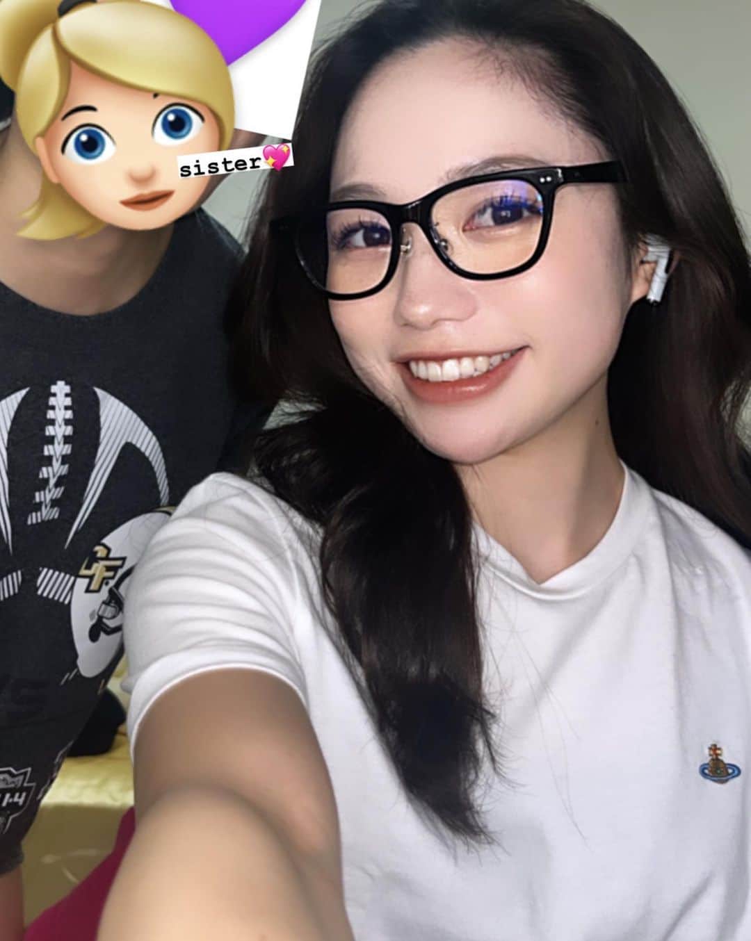 奥野莉瑛子さんのインスタグラム写真 - (奥野莉瑛子Instagram)「【クーポン有り💜💖】  @whitening_beauty_nishinomiya さんのホワイトニングに行ってきました🦷  2023年6月に西北にオープンしたばっかりなんだけど、 東京に本店があるみたい！  アメリカでFDA認証済みの世界最先端ホワイトニング薬剤を使っているのはここのサロンだけみたい😳⚡️ 写真の通り、口をガッと開いてライト当てます🤭笑  私のインスタ見たで、初回限定でホワイトニング20分が980円で体験できます💞  📍阪急西宮北口東口から徒歩1分なので関学生是非行ってみてね〜！  お問い合わせは、 ホワイトニングビューティー西宮店に、 DM予約、電話予約してみてね!!📩📲 @whitening_beauty_nishinomiya   #ホワイトニング #ホワイトニングサロン #ホワイトニング西宮 #西宮ホワイトニング #ホワイトニング専門店 #ホワイトニングビューティー #セルフホワイトニング #セルフホワイトニング専門店 #セルフホワイトニングサロン #歯を白くする #歯を白く #歯を白くしたい」6月18日 21時35分 - okunorieko_