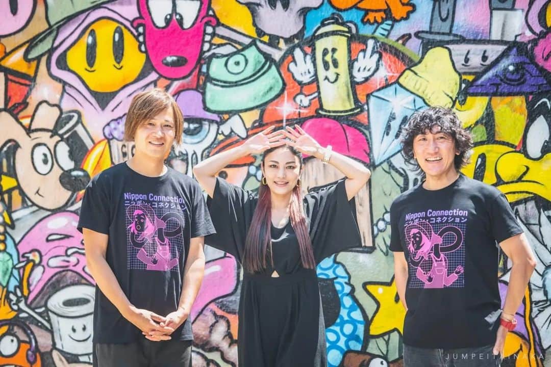 平岡亜紀のインスタグラム：「The screening of "They are/were watching" ended successfully at Nipppon Connection in Frankfurt 🎉 I played lead character, and also directed first half of the film. I'm so happy to hear that it was a very successful festival and the screening of our film was sold out.  I heard it took about 2 hours for Q&A. I'm glad that the audience were interested in our film. I really wanted to go😢maybe ... next time🥺✨Anyway, thank you for giving our film this opportunity. Thank you from the bottom of my heart 💖✨  共同監督・主演を務めました、映画『見られて(る)た』のドイツプレミア上映が、先日ドイツのニッポンコネクションにて行われました！昨年末に「映画を選考に入れたい」と、問い合わせを受けてから世界に作品が羽ばたいて欲しいなとずっと願っていました。この日を迎えられて嬉しいです💖 ニッポンコネクション、スタッフの皆様、本当にお疲れ様でした。素敵な写真を沢山拝見し、胸いっぱいです。  2年近く前、共同監督の曽雌さんと、曽根剛さんの元へ撮影のお願いに行った時「監督しながら主演ってどうやってやるんですか？」と聞かれ、「わかりません！」と即答し、苦笑いしていた曽根さんの顔を、昨日のことの様に覚えています。笑  そしさん、椿さん、曽根さん、お疲れ様でした🔥 #theyarewerewatching #nipponconnection  photo by @jumpei_tainaka  Jumpei さま、素敵なお写真シェアさせて頂きました🙇‍♀」