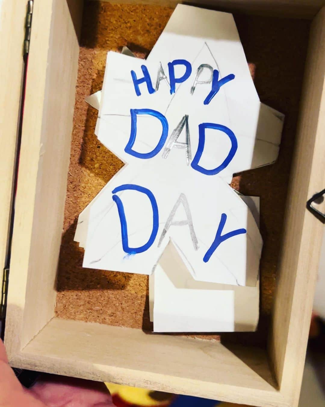 青木大輔のインスタグラム：「息子が父の日に 手作りの2人の思い出の写真集をプレゼントしてくれました‼️ 考えて趣向を凝らしたトレジャーハント風にしてくれました🤩 毎回見つけた手紙は横読みでメッセージが！ 嬉しく楽しい父の日のプレゼントでした☺️ ありがとう😘 #父の日 #fathersday #treasure」