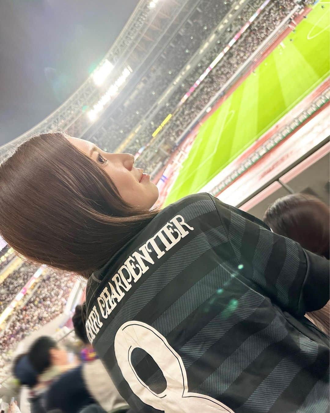のインスタグラム：「久しぶりのサッカー観戦⚽️ ちょっと前に行ってきました。  みんな元気〜??」