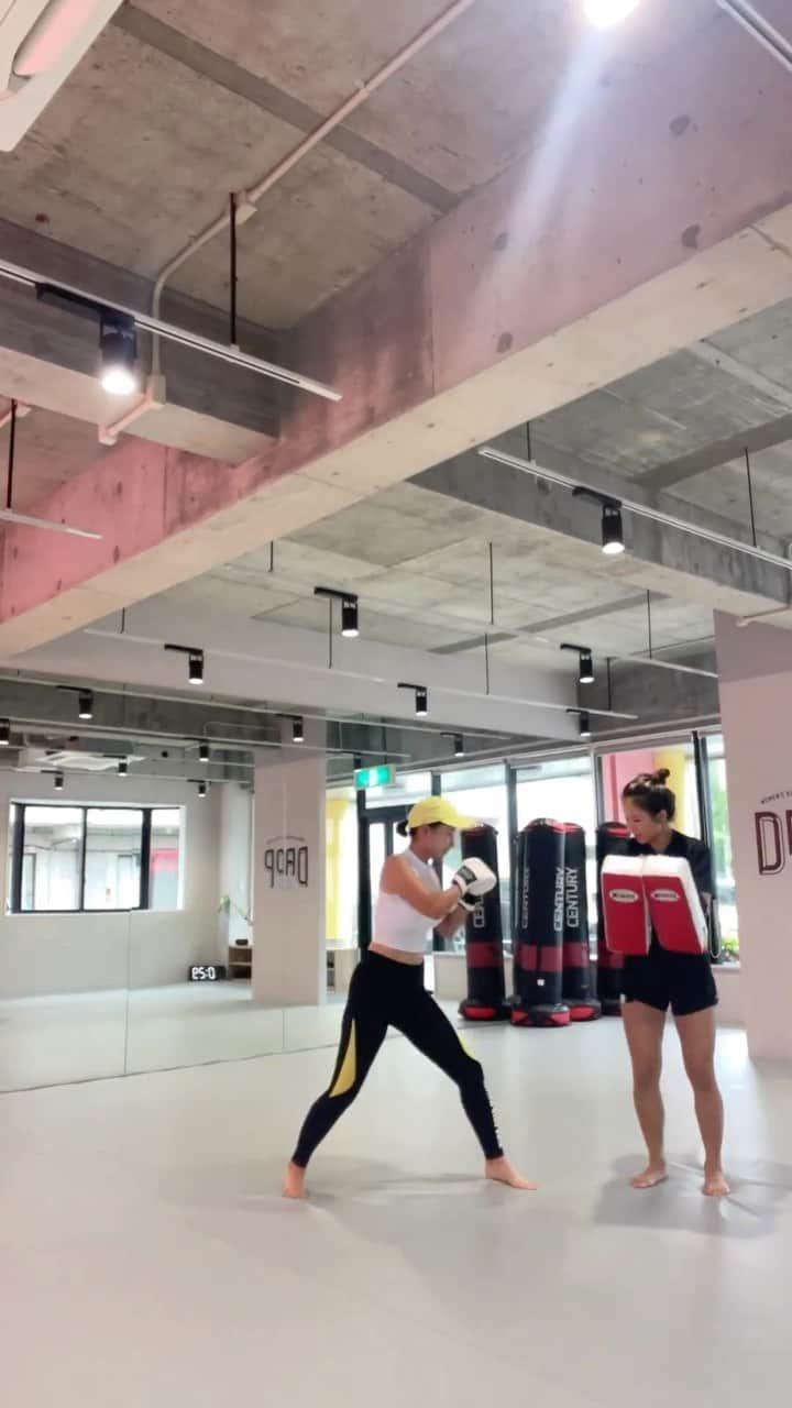 呉屋ありさのインスタグラム：「. . . 燃焼🔥  #kickboxing  #fitness  #sport #bodymake」