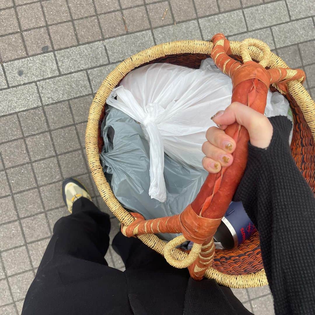 吉成亜美さんのインスタグラム写真 - (吉成亜美Instagram)「骨董市に行きたくてウズウズ… 買いすぎるので我慢…」6月18日 22時06分 - amiyoshinari