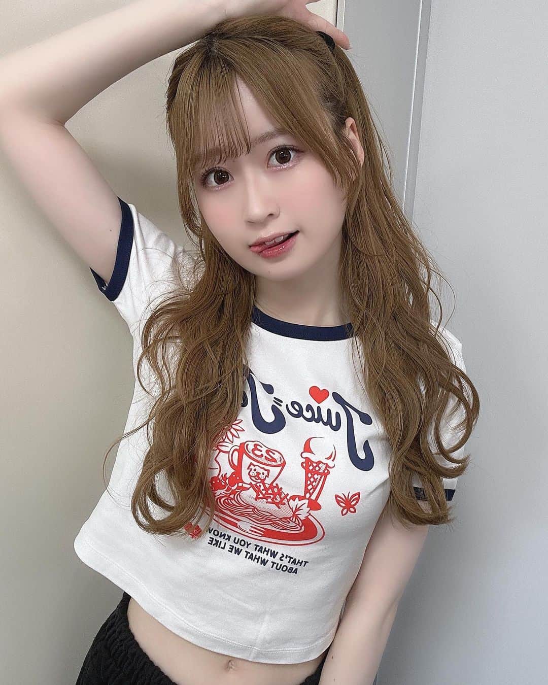 佐野心音のインスタグラム：「Tシャツかあいー」
