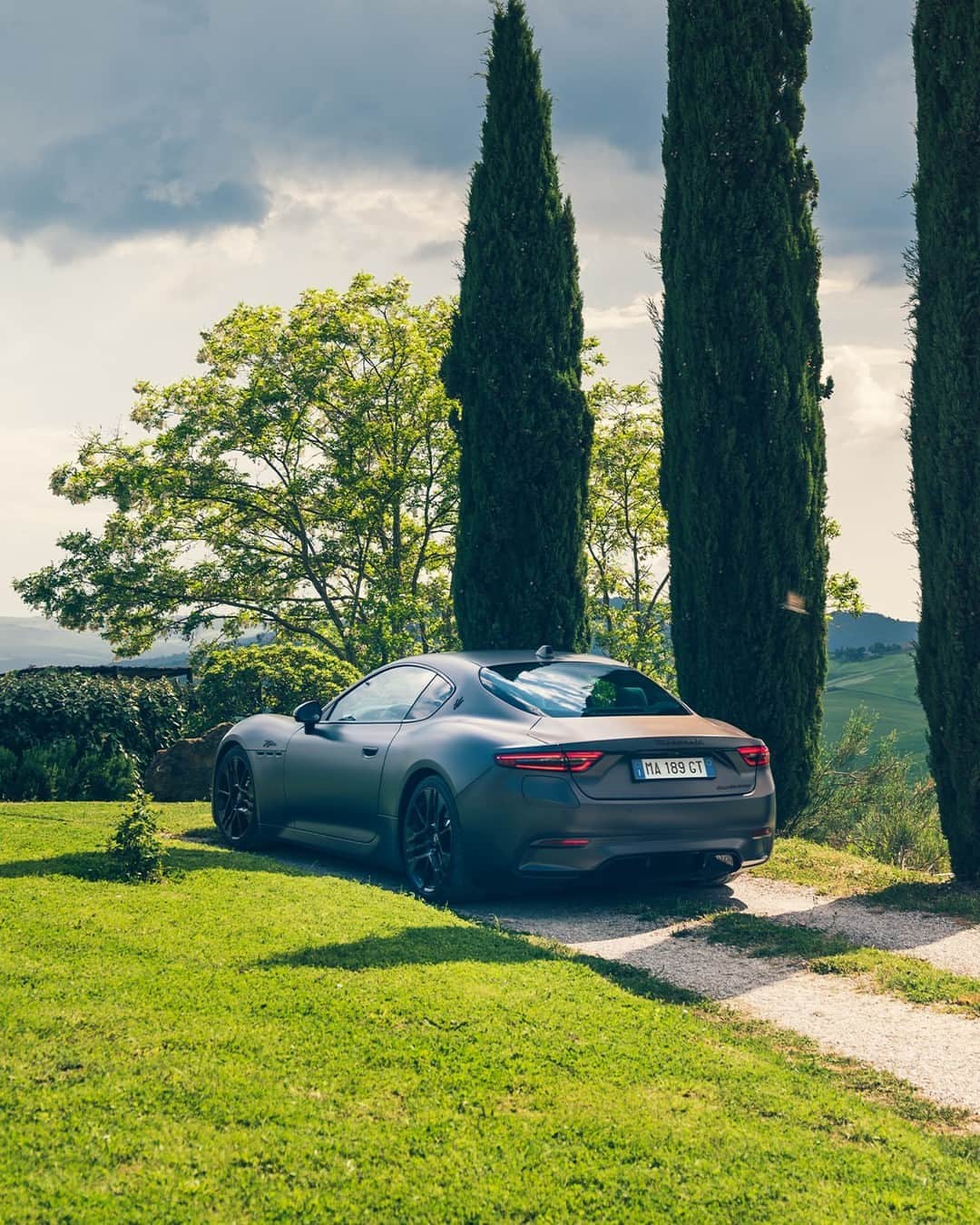 マセラティのインスタグラム：「Italian design to covet.⁣ GranTurismo. The Others Just Travel.⁣ #MaseratiGranTurismo #Maserati」
